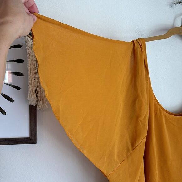 City Chic Women mustard yellow flutter sleeve scoop neck blouse top NWT 18 read! - Picture 4 of 11